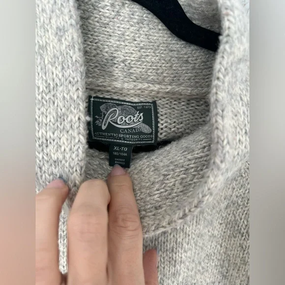 Roots Beige/Grey Knit Cowl Neck Pullover Sweater – Size XL, Cozy & Stylish - Picture 6 of 13